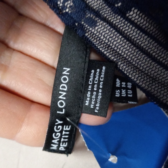 Dress - Picture 7 of 8